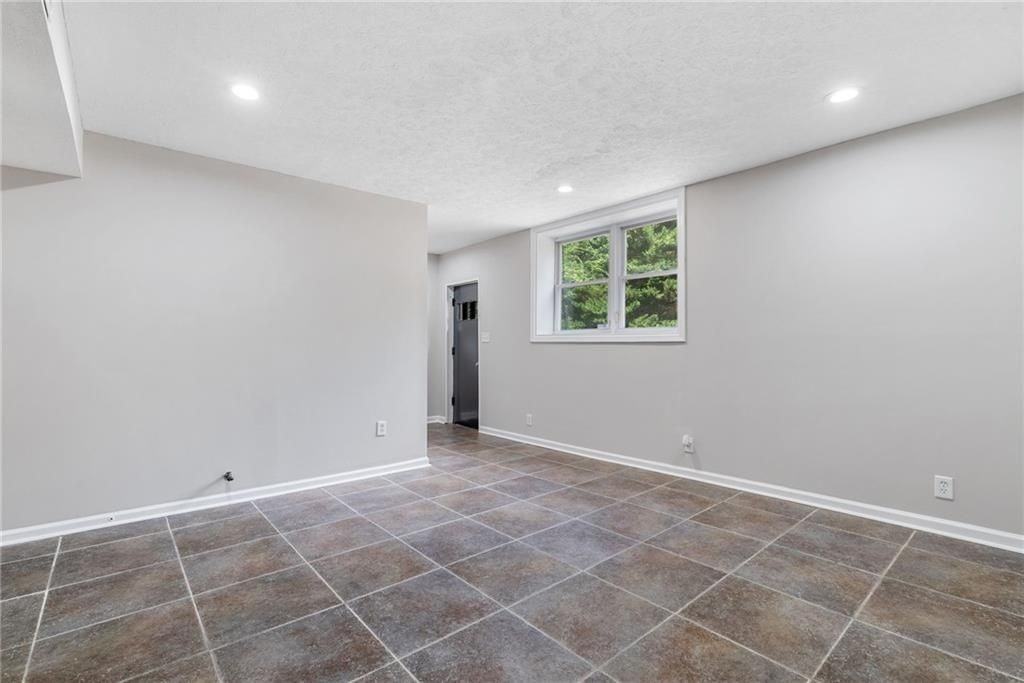 1447 Southland Vista Ct Ne - Photo 6 of 26