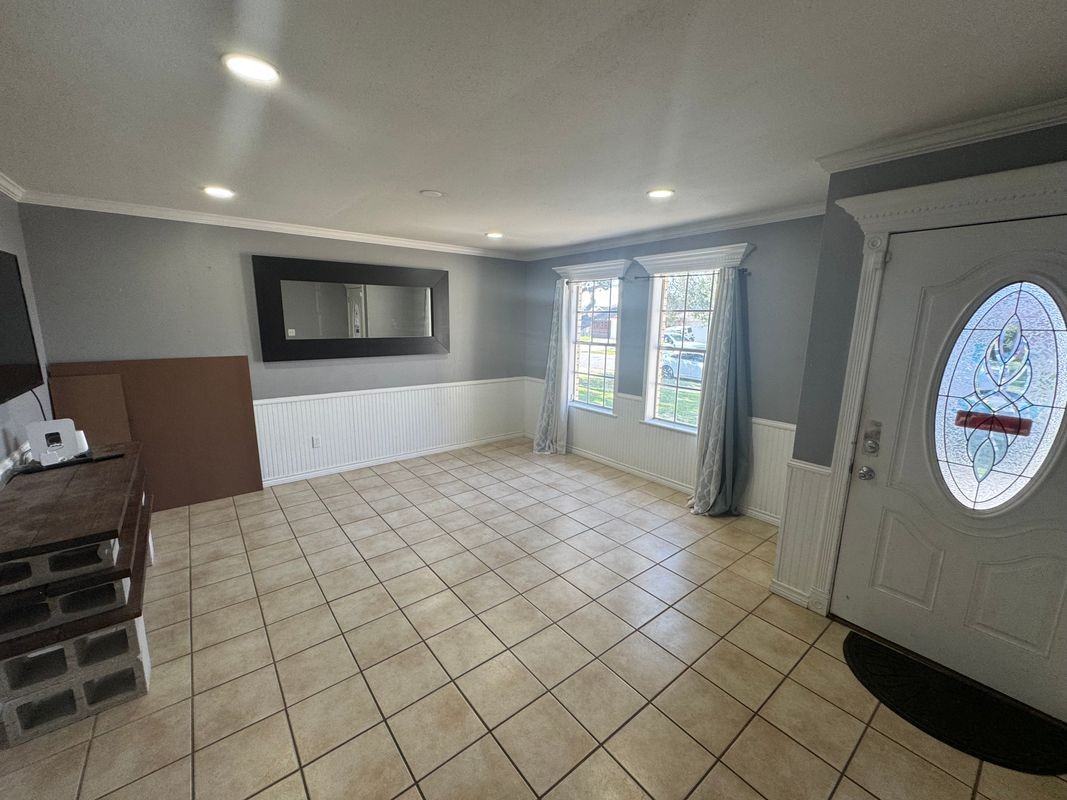 7806 Grizzley Dr - Photo 2 of 13