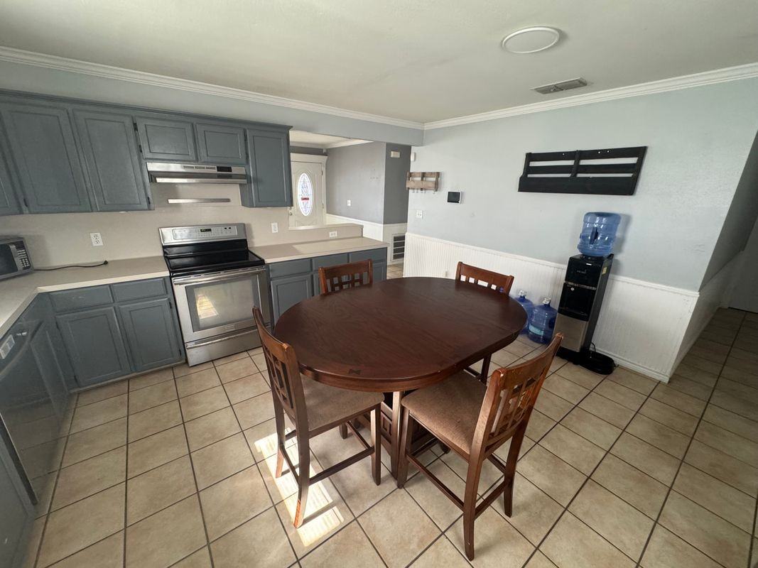 7806 Grizzley Dr - Photo 3 of 13