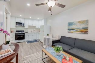 1902 E Chevy Chase Dr ##A - Photo 1 of 1