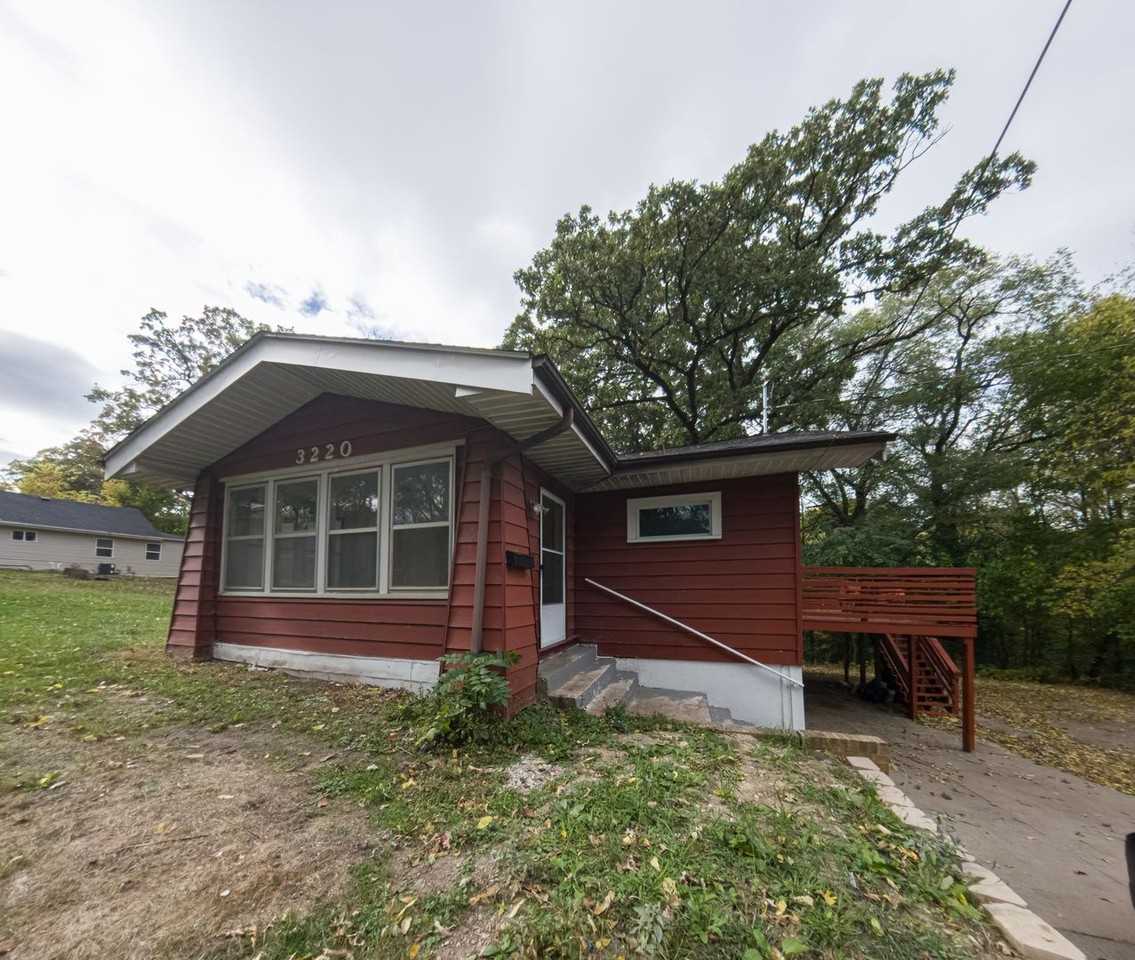 3220 S Union St - Photo 2 of 21