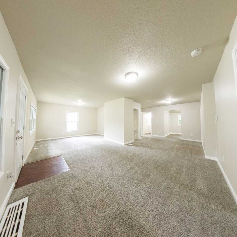 3220 S Union St - Photo 6 of 21