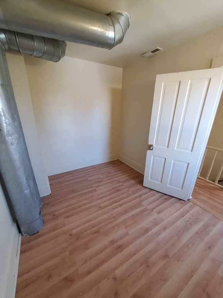 1028 Davis Pl - Photo 5 of 10