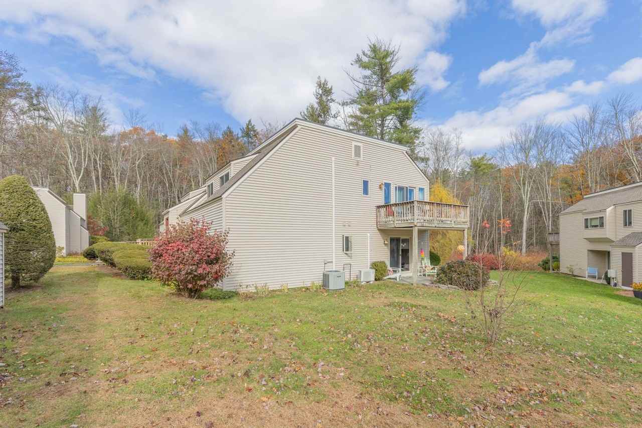 28 Carriage Dr - Photo 2 of 18