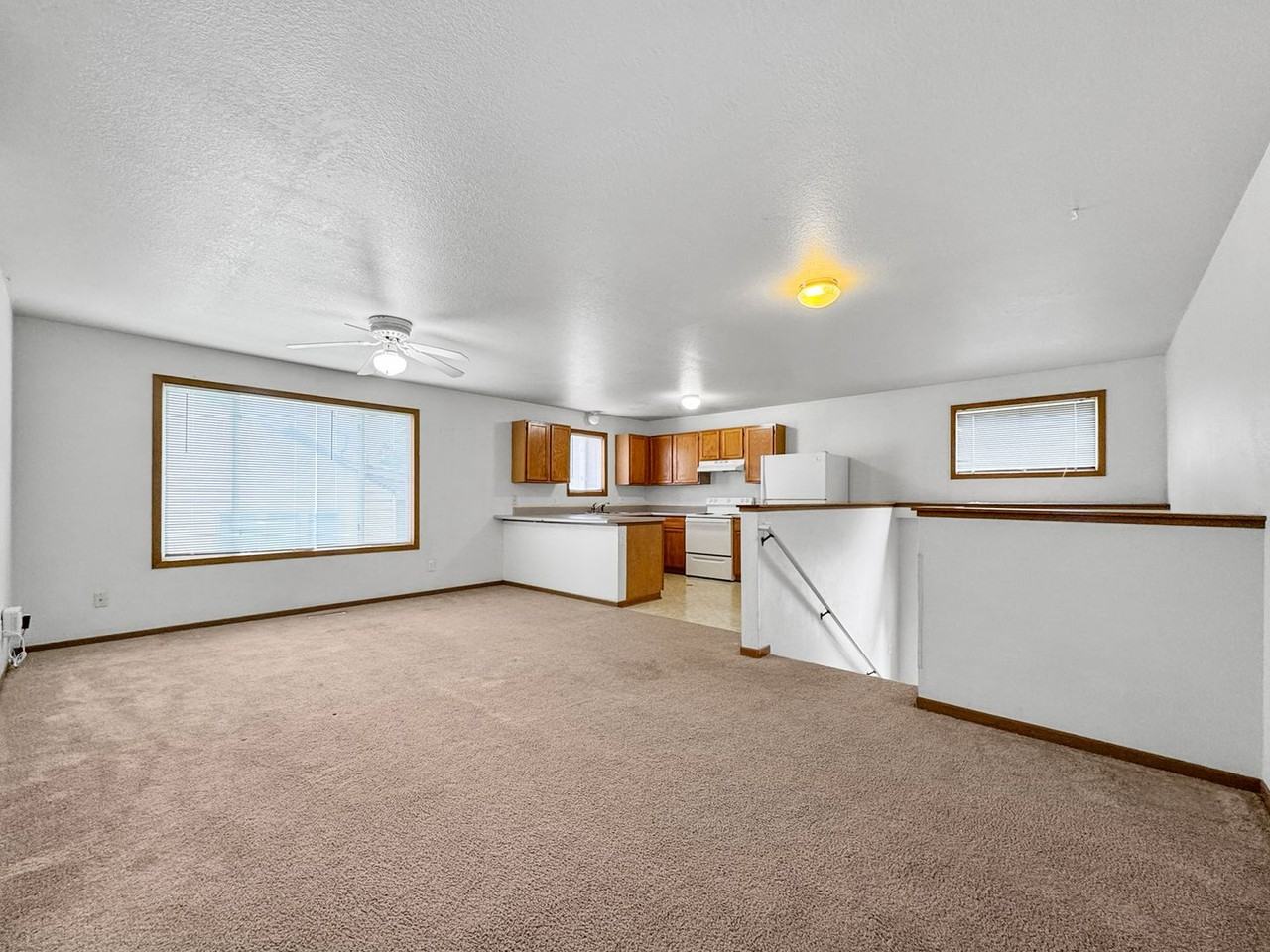 211 Kellogg - Photo 3 of 45