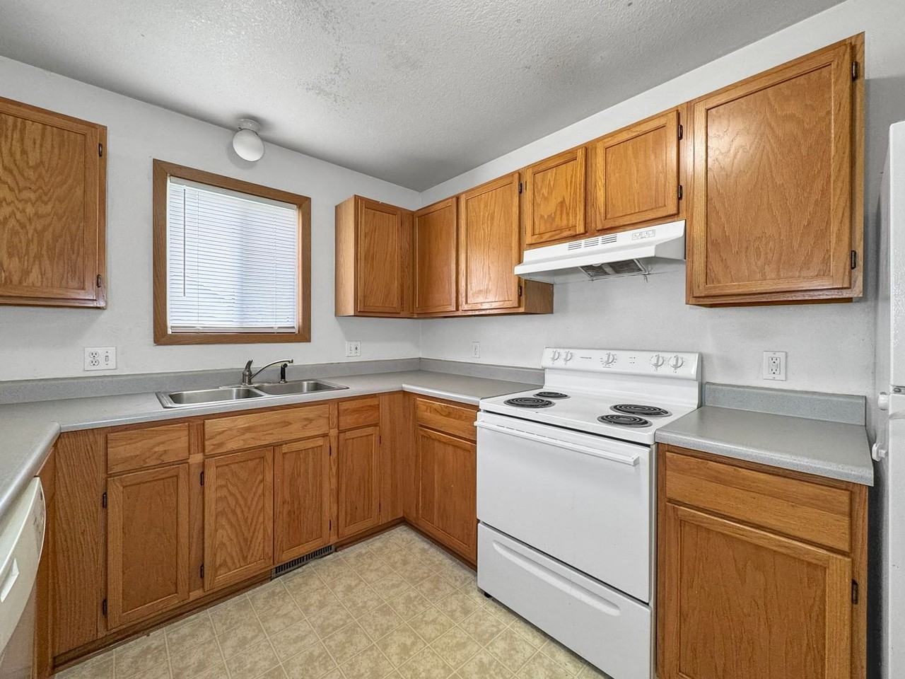 211 Kellogg - Photo 5 of 45