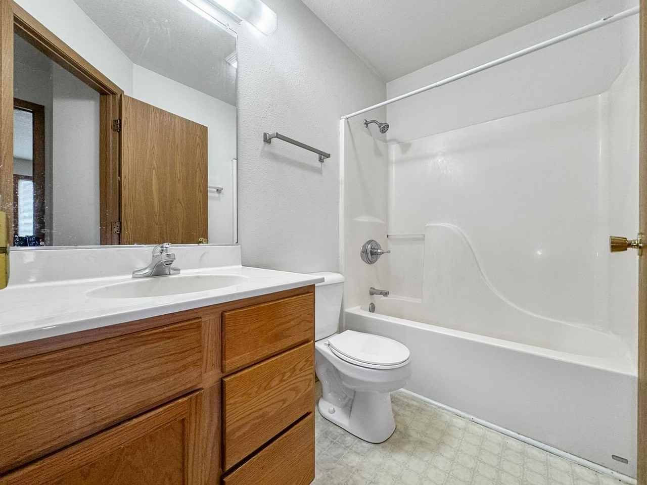 211 Kellogg - Photo 7 of 45