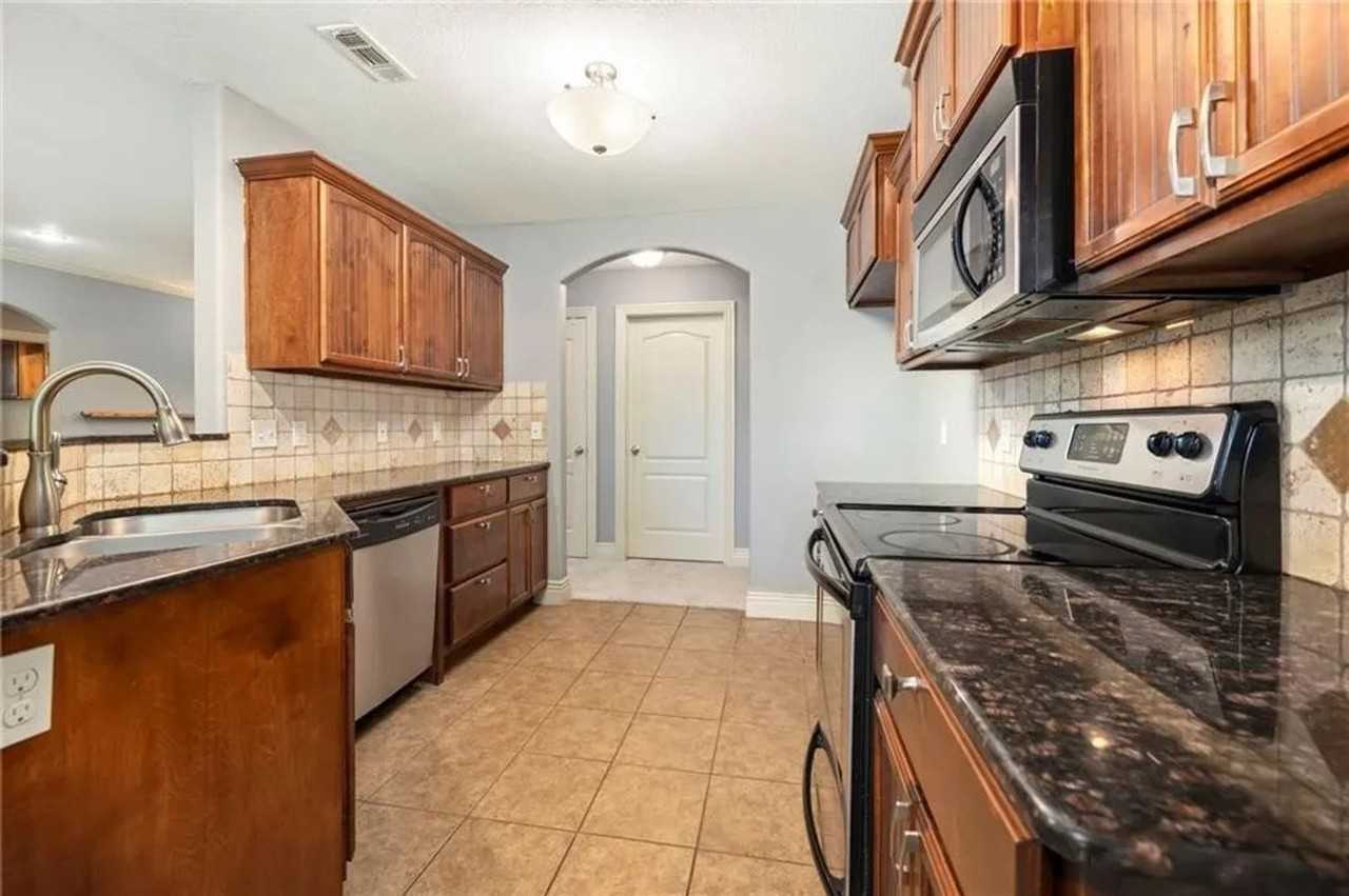 2958 N Cassius Ln - Photo 2 of 10