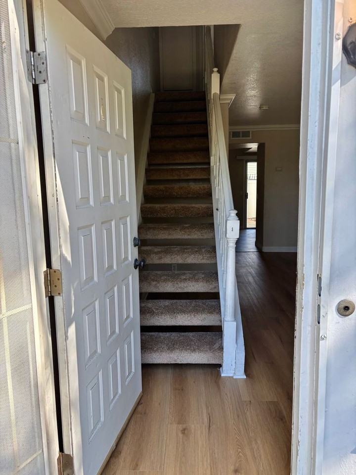 5640 Riverside Drive - Photo 2 of 18