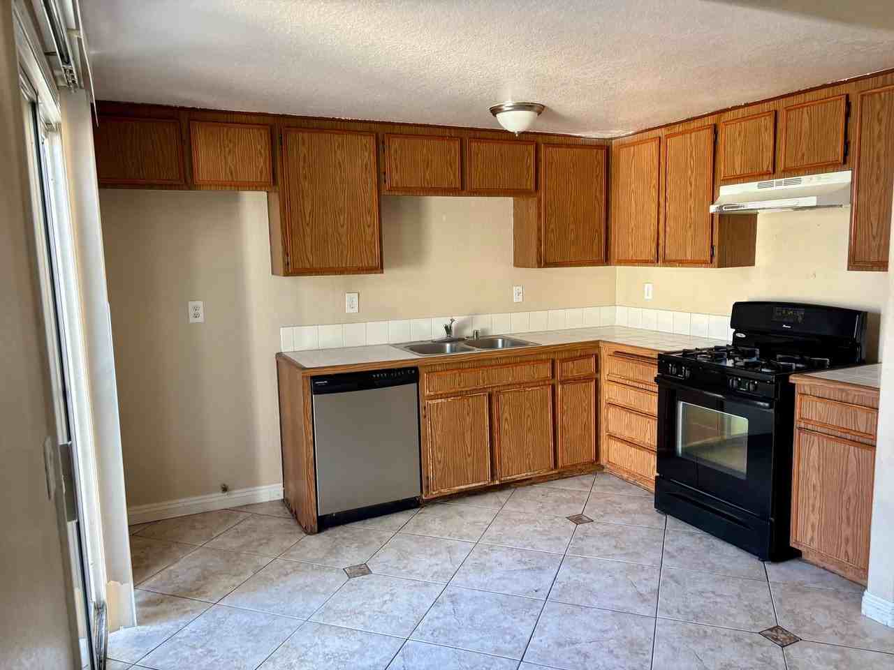 5640 Riverside Drive - Photo 6 of 18