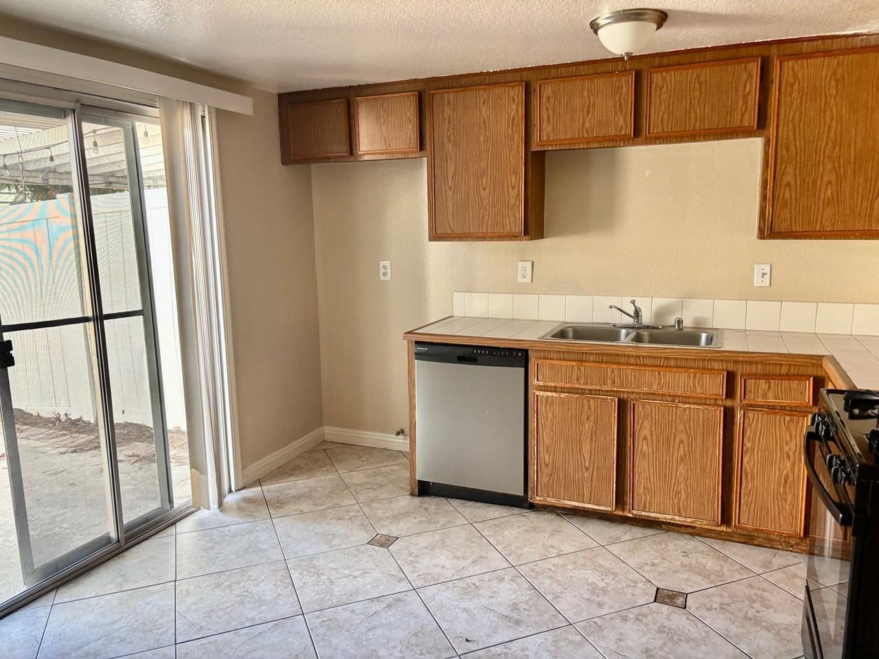 5640 Riverside Drive - Photo 7 of 18