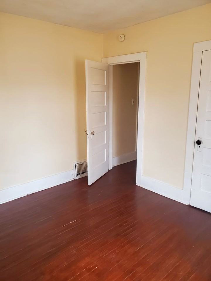 2200 S 13th St - Photo 4 of 9