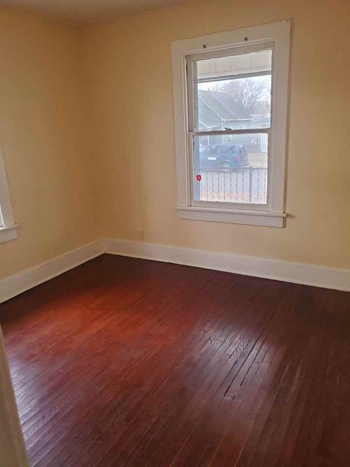 2200 S 13th St - Photo 5 of 9