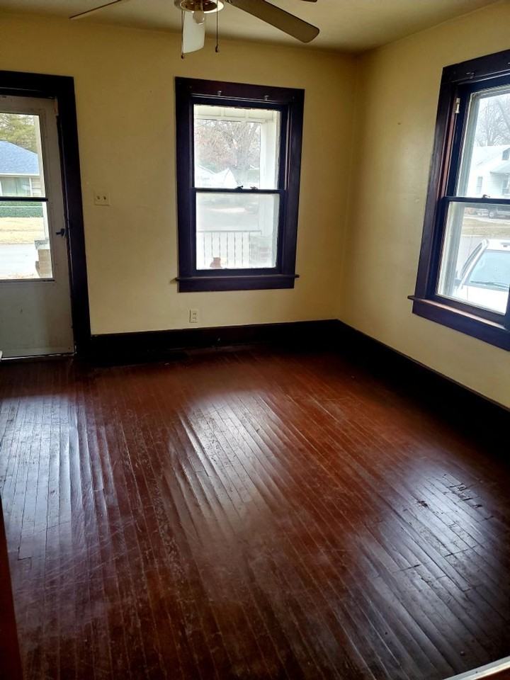 2200 S 13th St - Photo 6 of 9