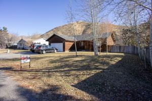 featured image of 1520 Aspen Valley Dr