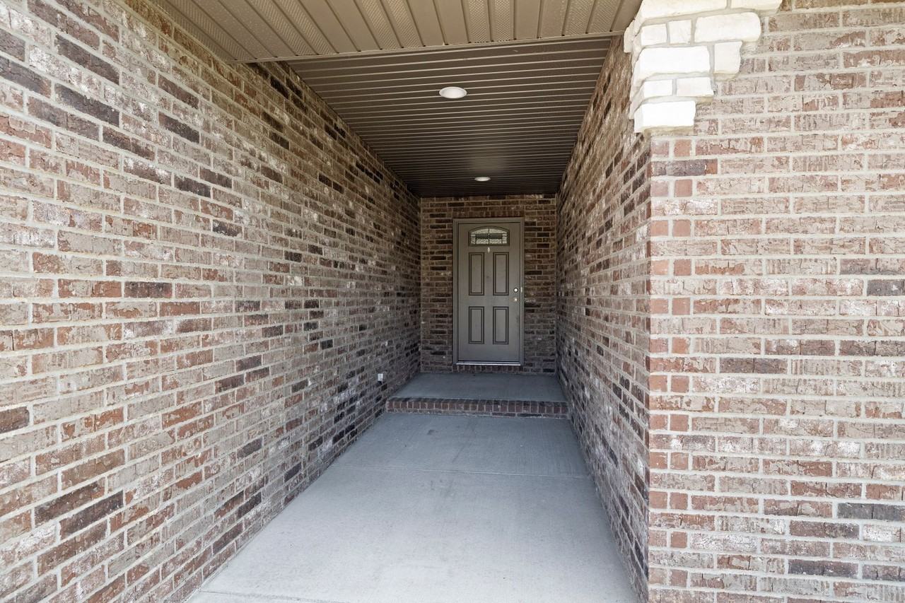 662 S Long Dr - Photo 2 of 21