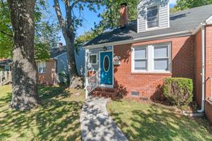 featured image of 2620 Mapleton Ave