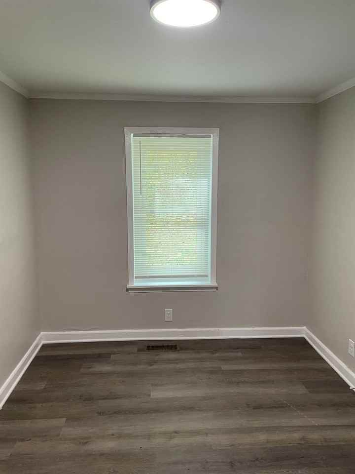 1664 E Twenty-Second St - Photo 5 of 13