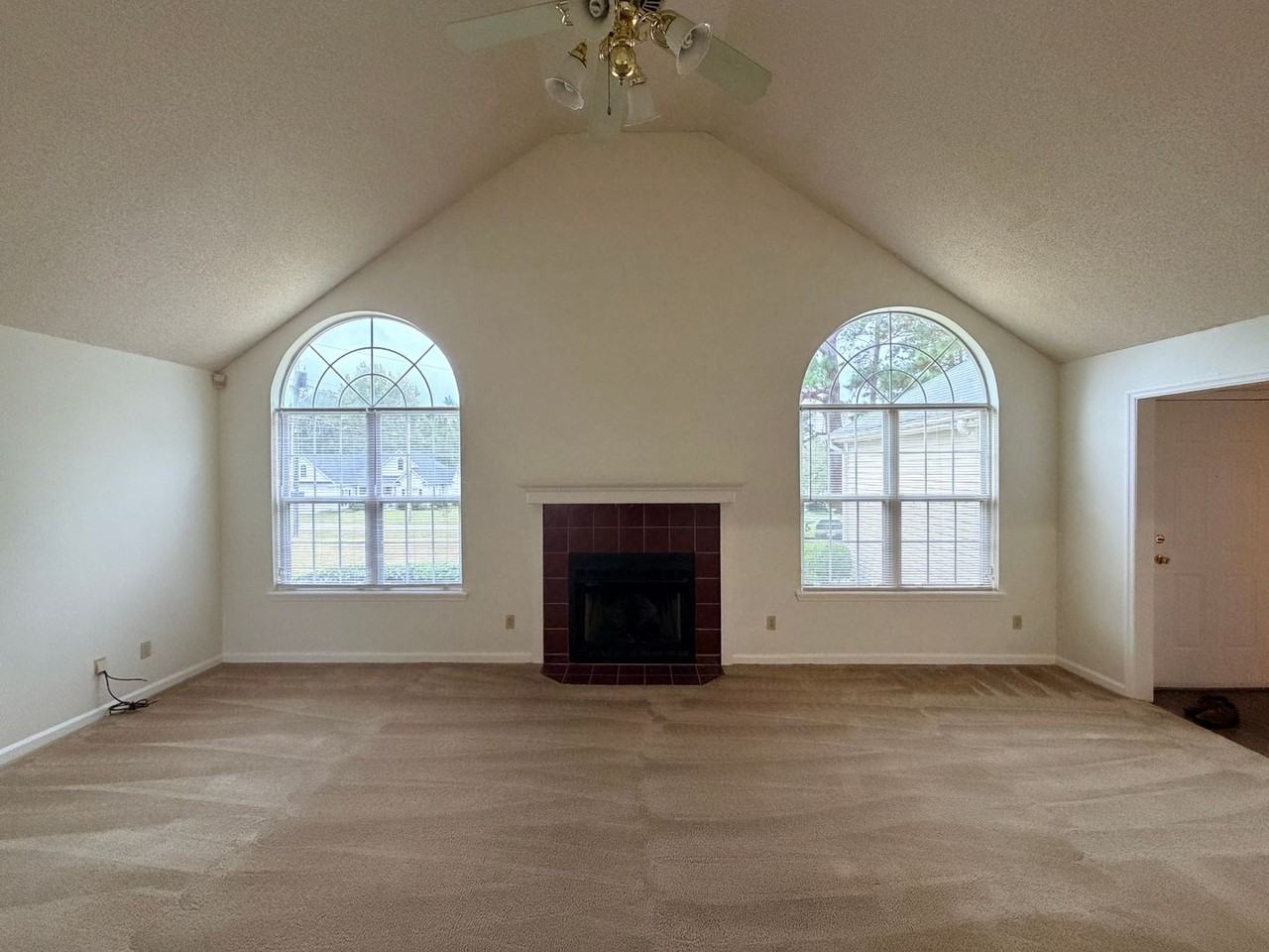 4109 Northlake Dr - Photo 4 of 25