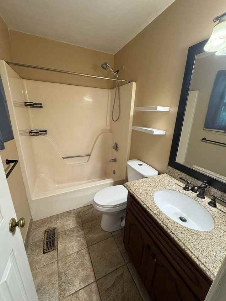 37 Ty Dr - Photo 4 of 14