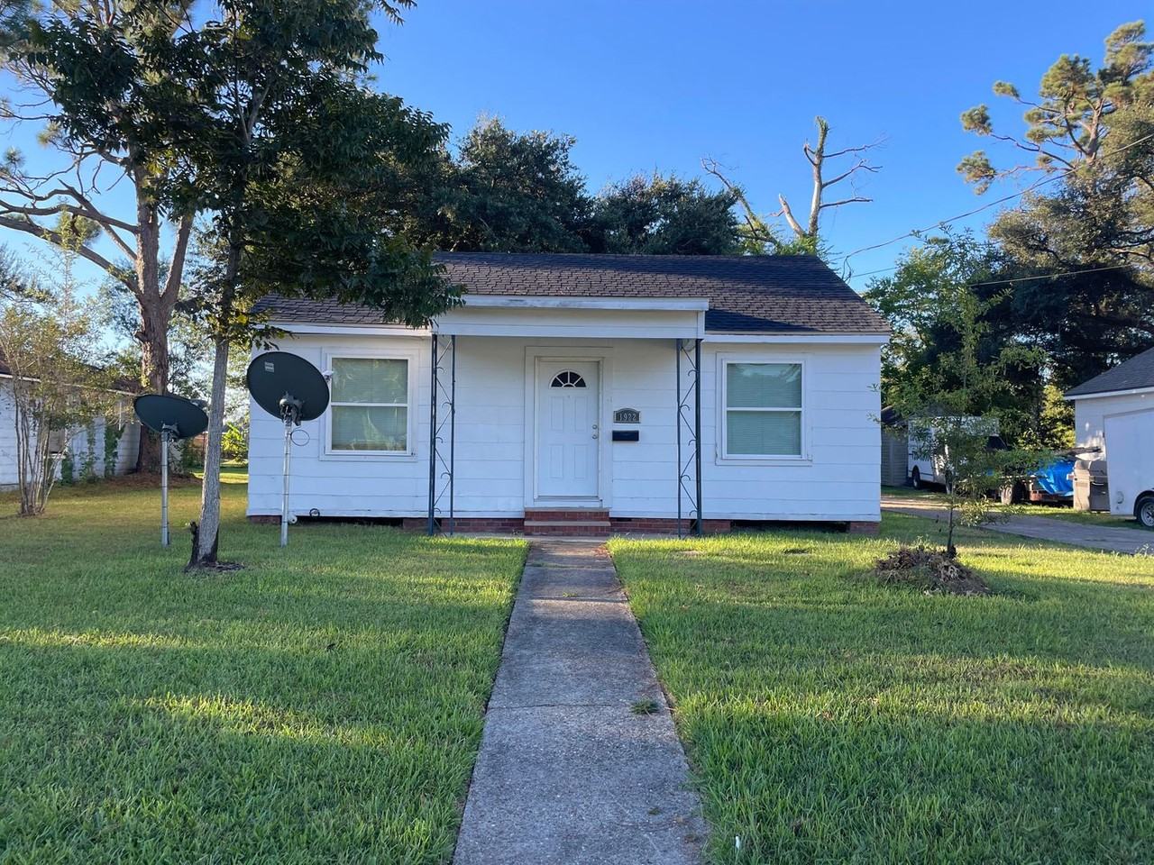 1922 9th St - Photo 5 of 5