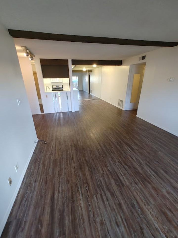 3725 Country Club Dr #5