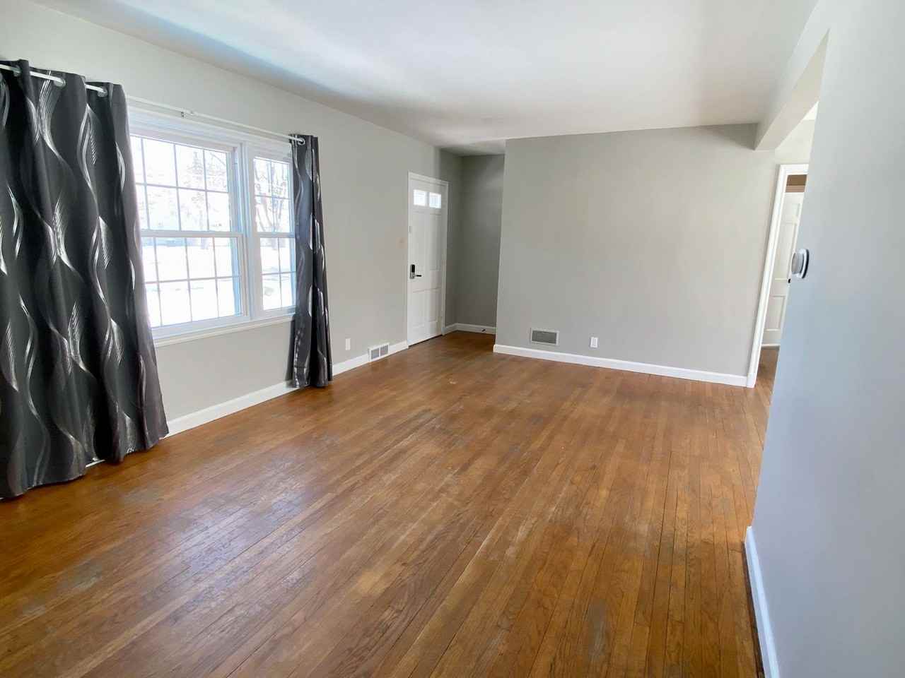 1411 Grand Ave - Photo 2 of 12