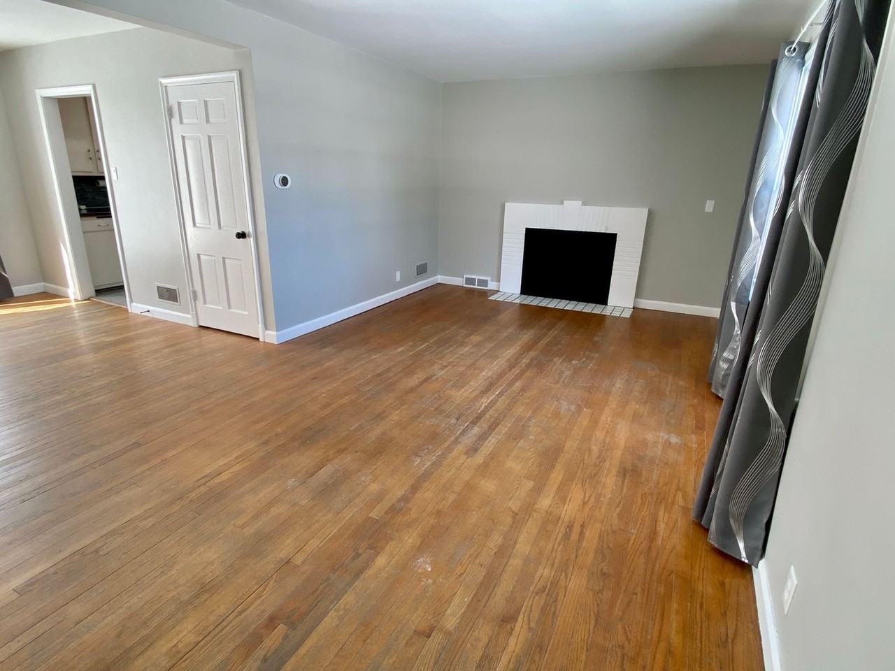 1411 Grand Ave - Photo 3 of 12