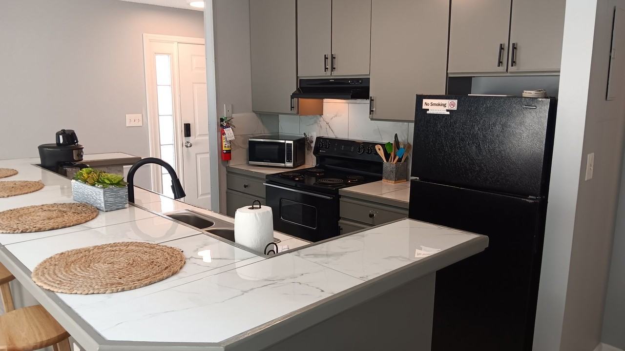 4344 Spa Dr - Photo 3 of 20