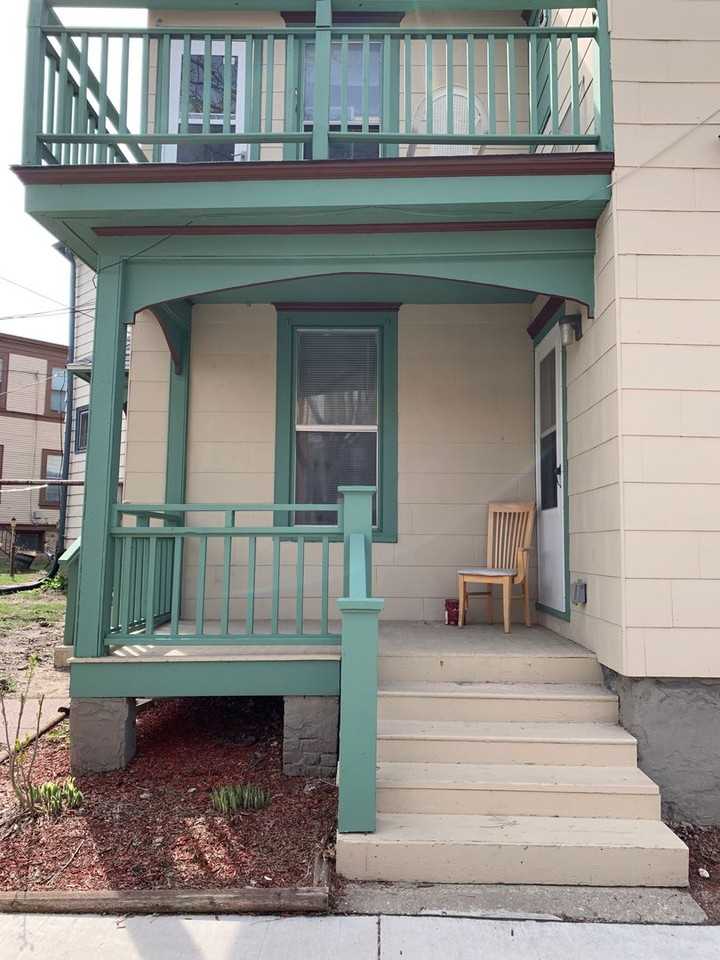 317 E Gorham St - Photo 5 of 9