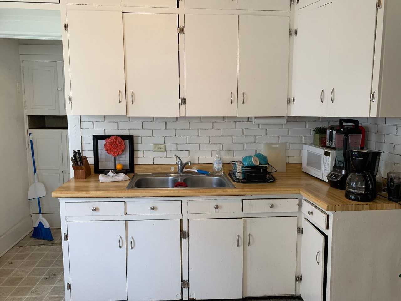 317 E Gorham St - Photo 7 of 9