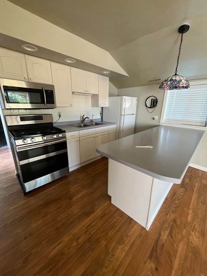 568 Middle Road - Photo 2 of 5