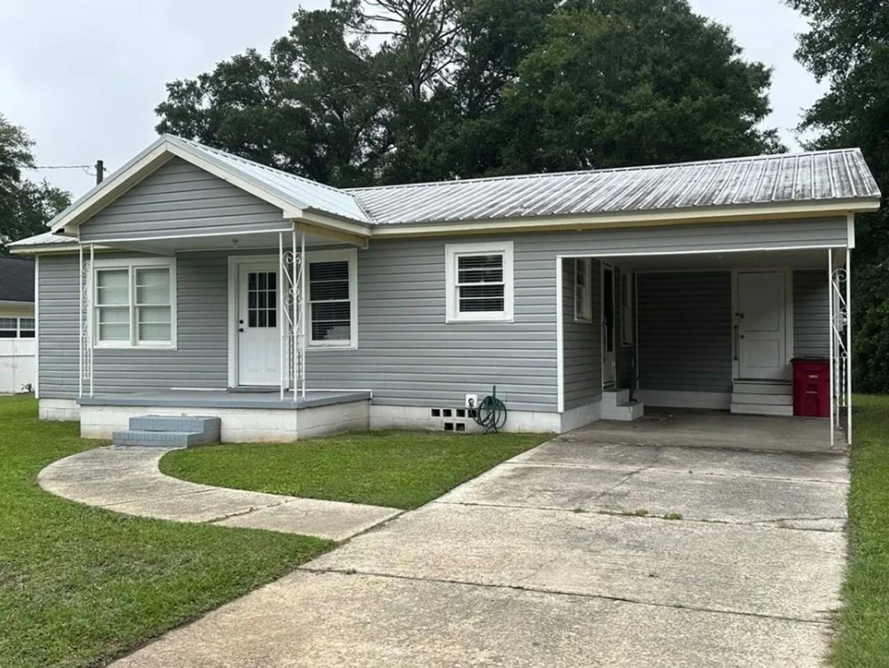 229 Moody St - Photo 3 of 5