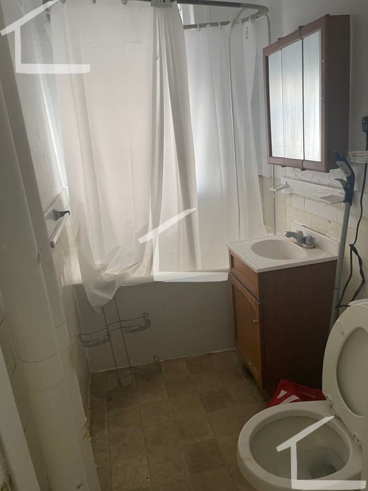 1170 Boylston St - Photo 4 of 7