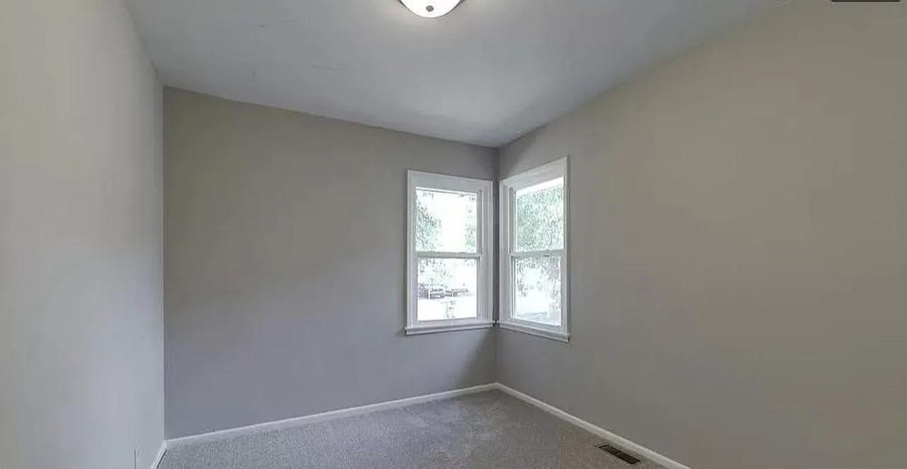 1726 S Yale St - Photo 7 of 15