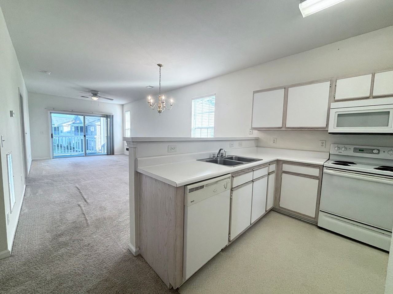 7509 Moorhen Ln Sw - Photo 2 of 31