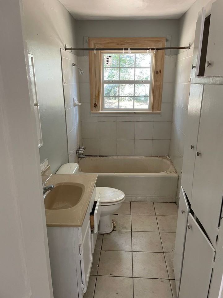 2630 Lindholm St - Photo 5 of 11