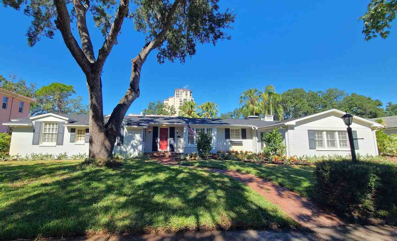 2923 W Lawn Ave - Photo 2 of 50