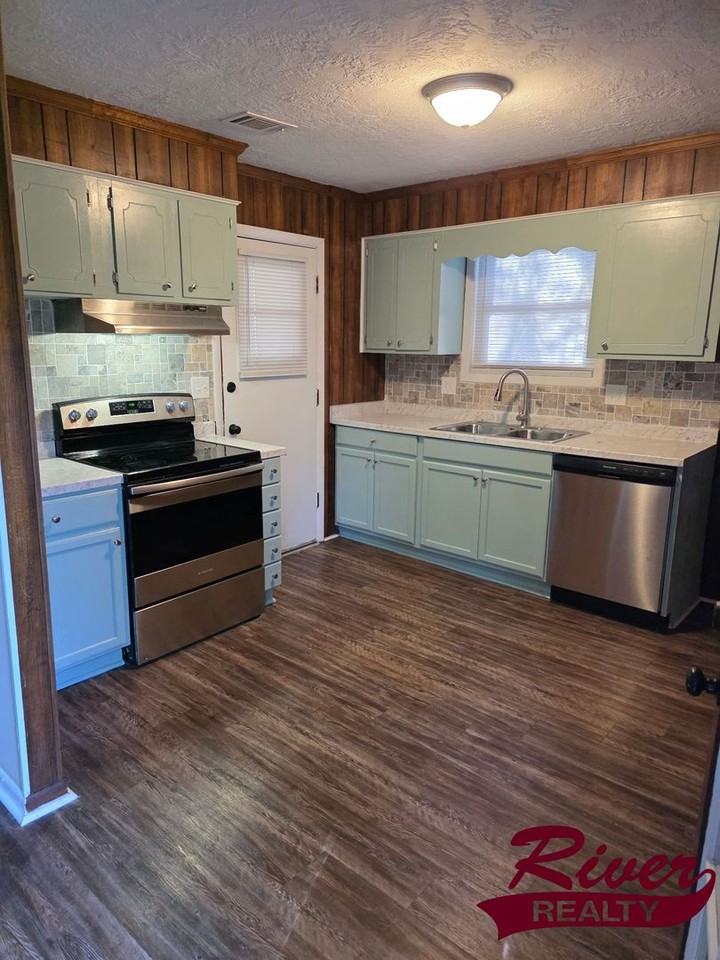 3511 Edgeworth Dr - Photo 3 of 13