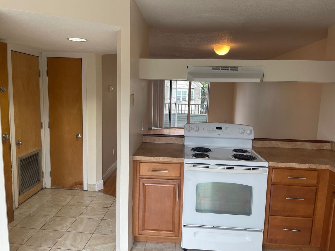 148 N Beacon St - Photo 3 of 13