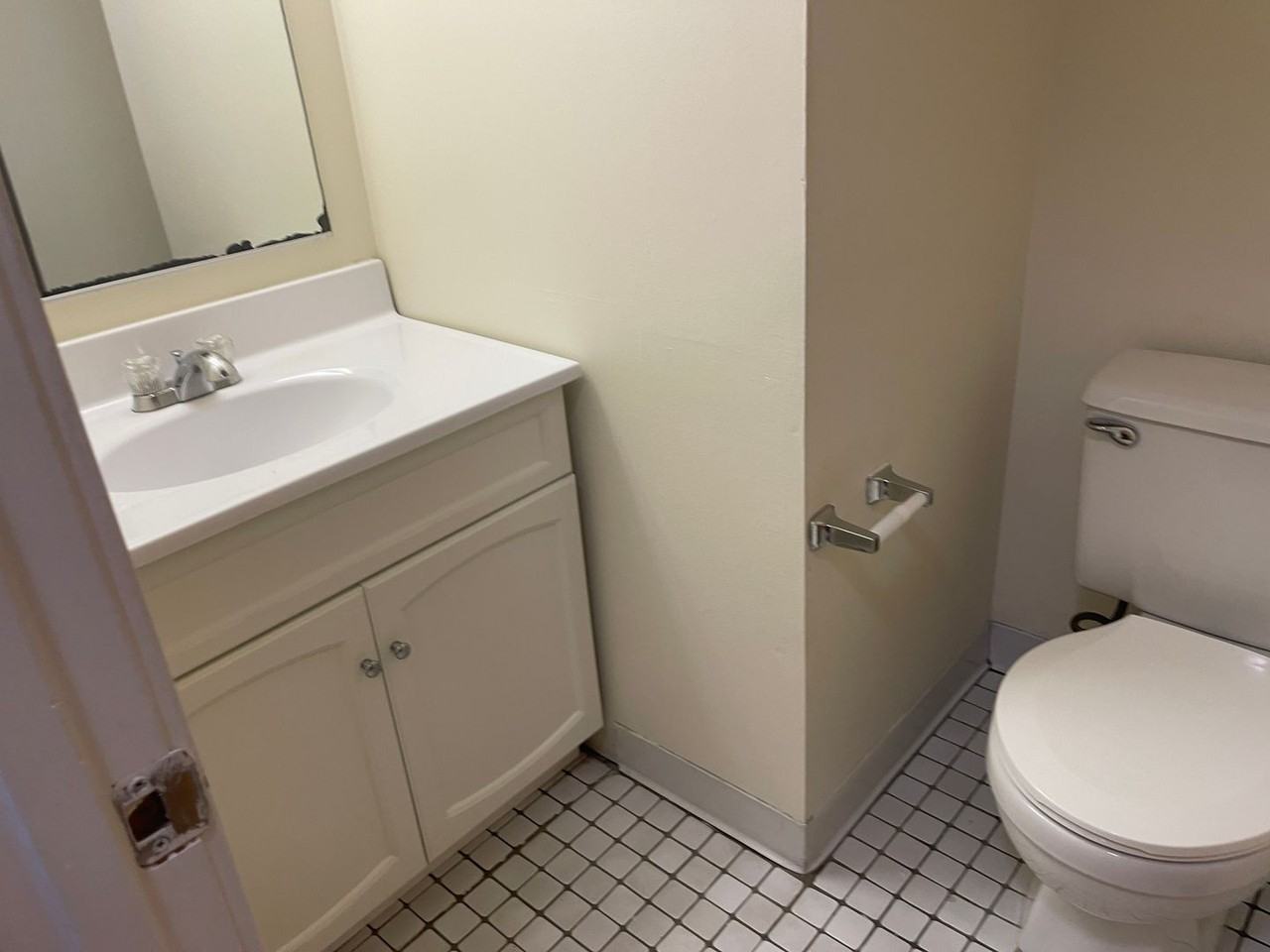 148 N Beacon St - Photo 5 of 13