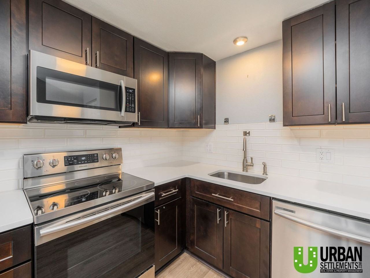 1823 West Northridge Court #42 - Photo 5 of 14