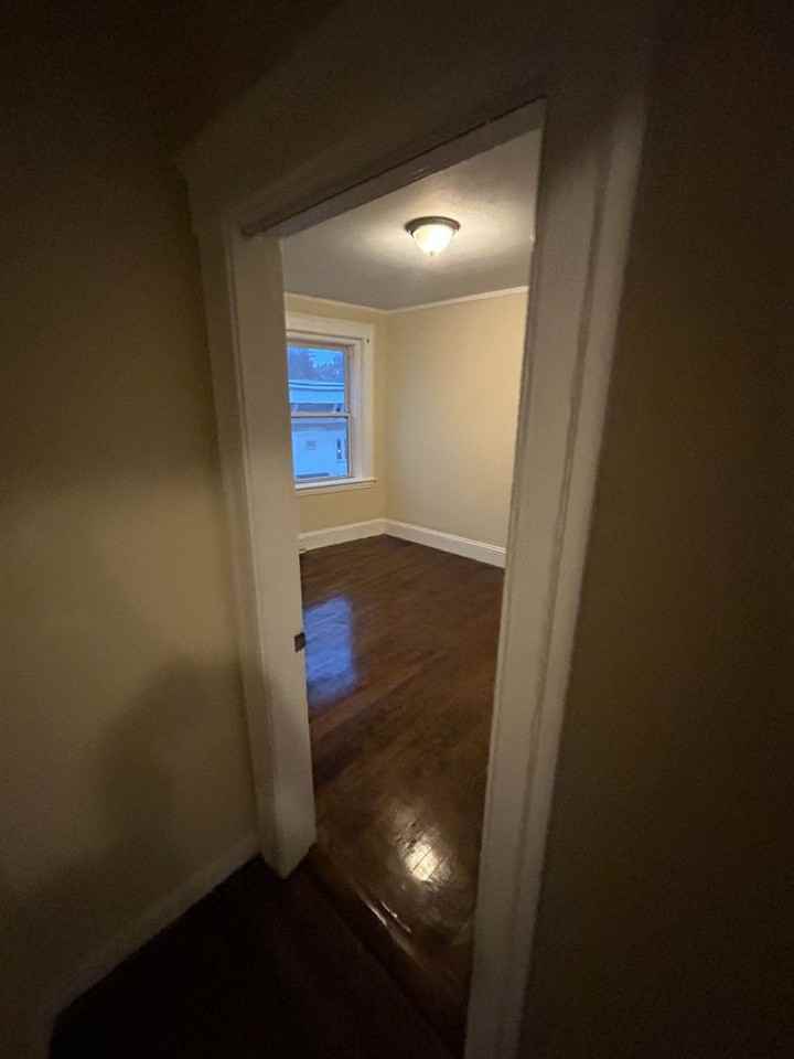 1041 Main St - Photo 4 of 14