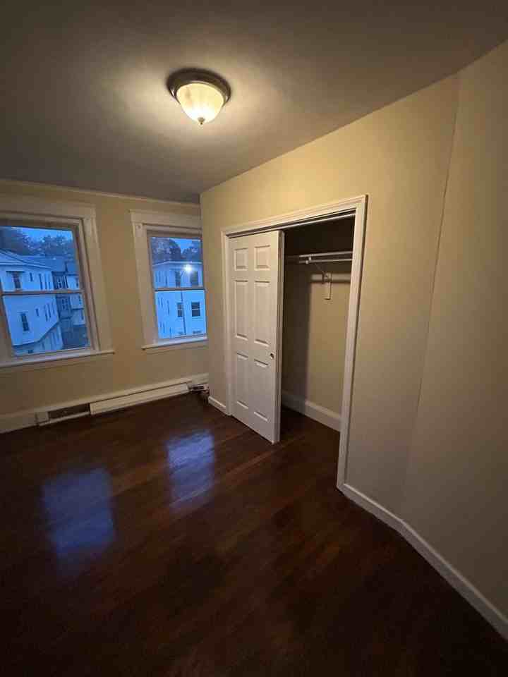 1041 Main St - Photo 6 of 14