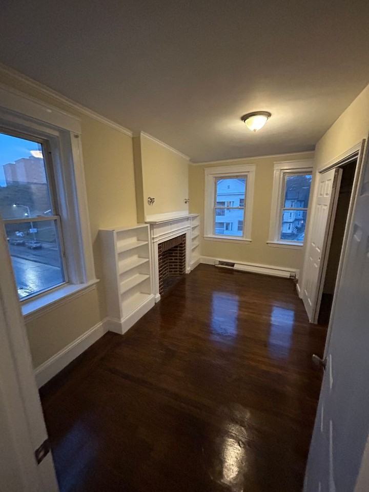 1041 Main St - Photo 7 of 14