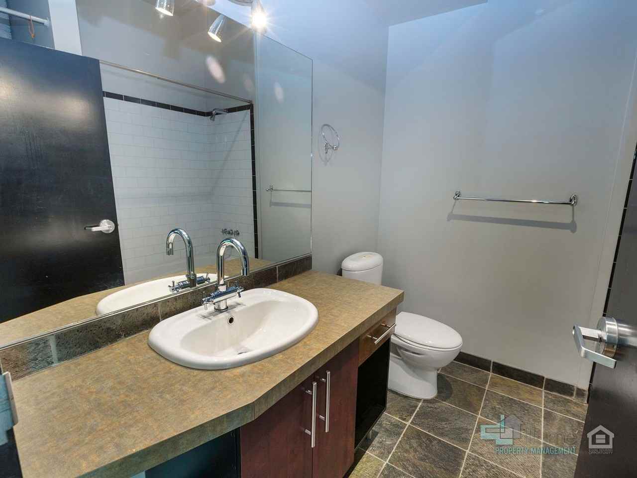 1410 Southwest 11th Avenue - Photo 5 of 25