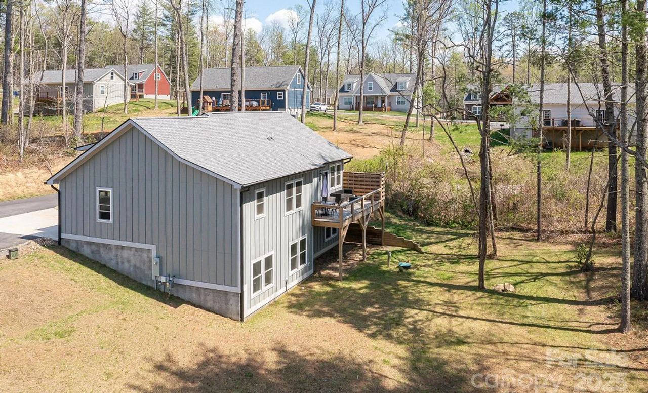 209 Fall Leaves Dr - Photo 5 of 30