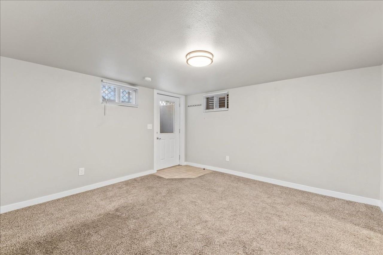 3009 1/2 W Overland Rd - Photo 7 of 20