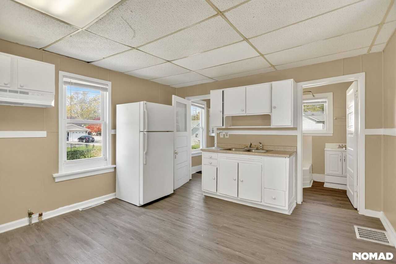 1491 S 3rd Ave - Photo 2 of 28