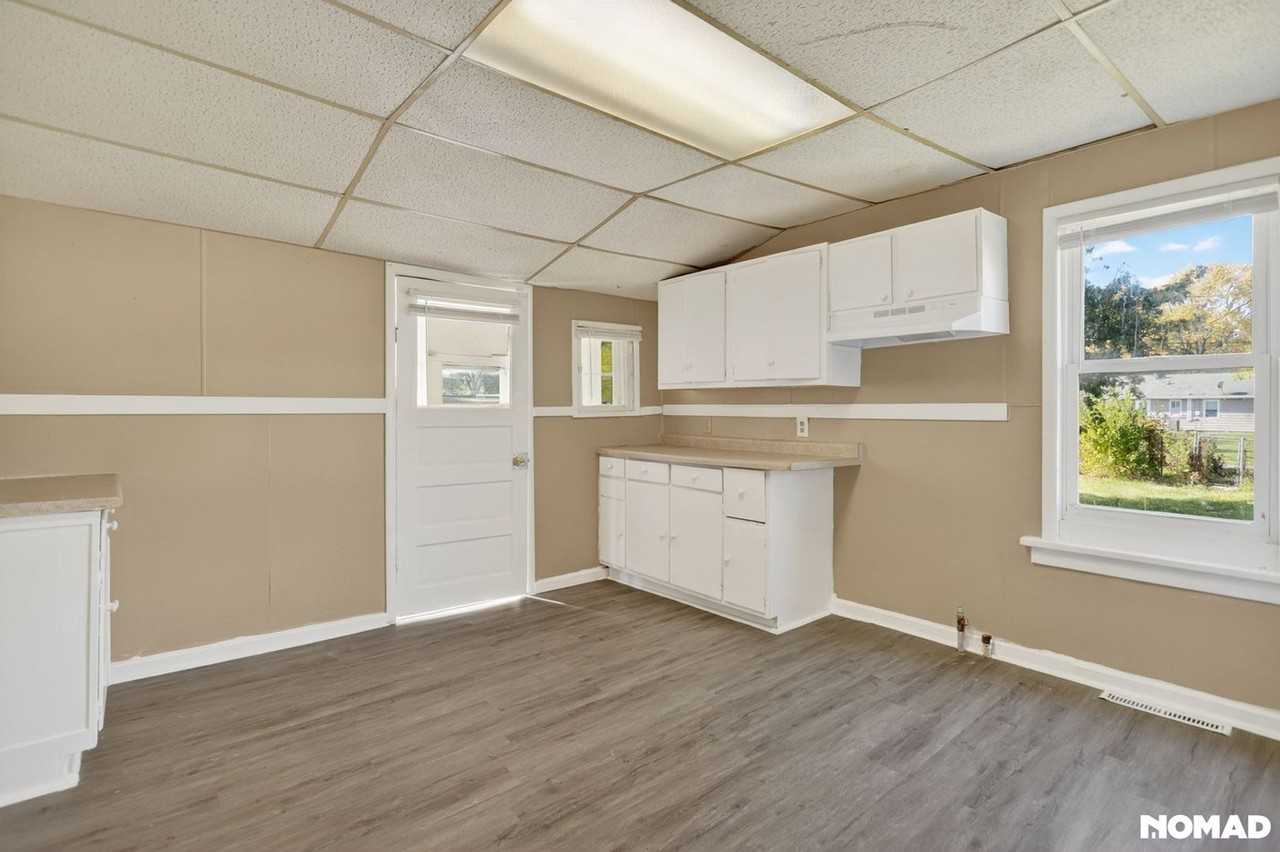 1491 S 3rd Ave - Photo 3 of 28